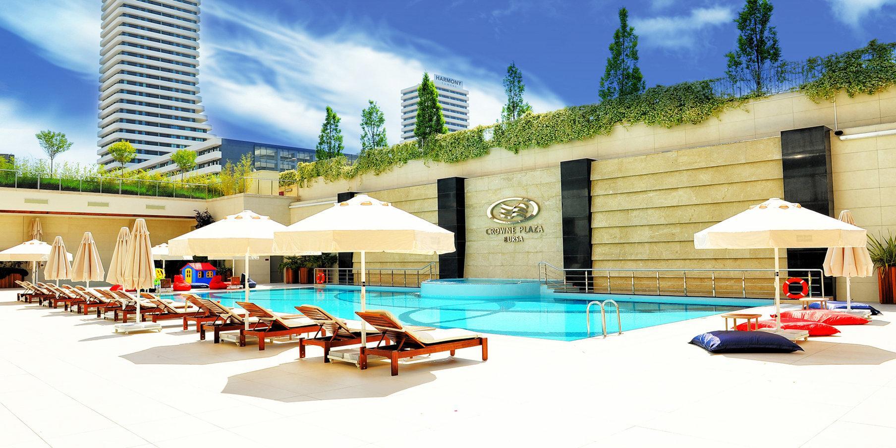 Crowne Plaza Bursa Convention Center & Thermal Spa By Ihg Exterior foto The swimming pool at the hotel