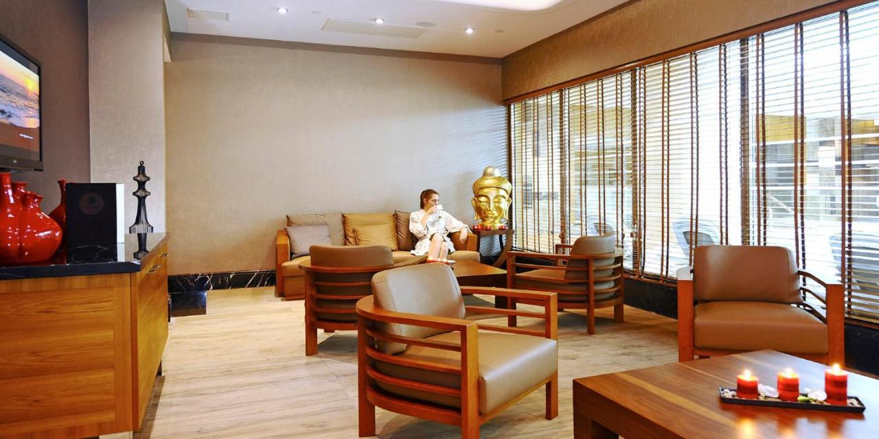 Crowne Plaza Bursa Convention Center & Thermal Spa By Ihg Exterior foto The interior of the Thai Airways First Class Lounge at Suvarnabhumi Airport